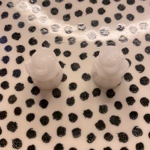 0 gauge white flower.